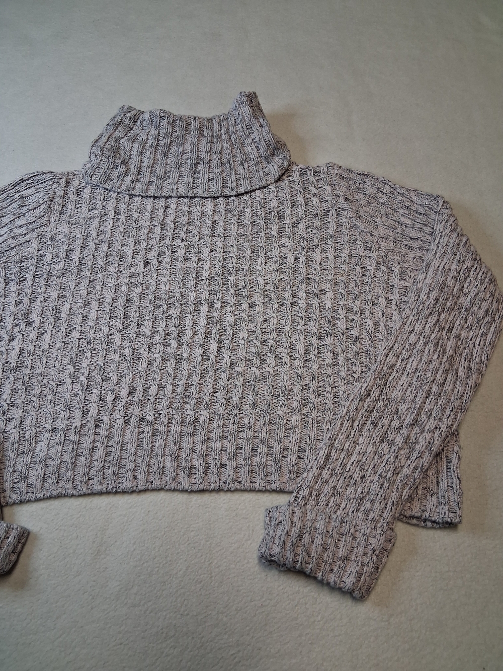4/20$ Kismet Cropped Marled Turtleneck Sweater - Cream and Gray